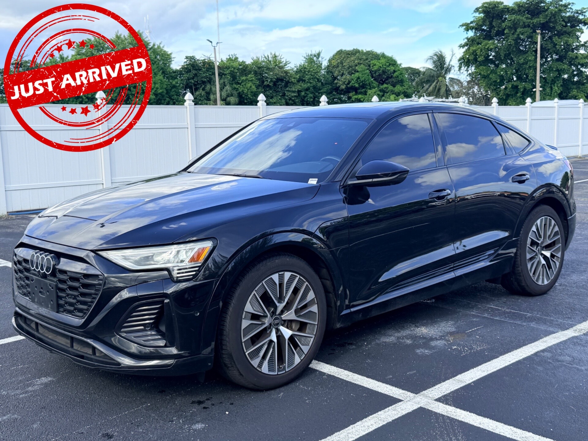 audi q8 sportback e-tron 2024 WA1CAAGE5RB014005 image audi q8 sportback e-tron 2024 WA1CAAGE5RB014005 image